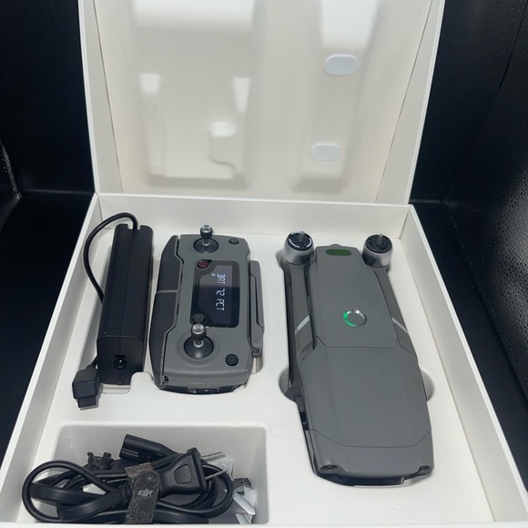 Dji mavic 2 pro drone with smart controller - Picture 2 of 3